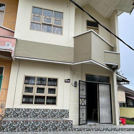 Villa Bukit Indah Berastagi Extérieur photo