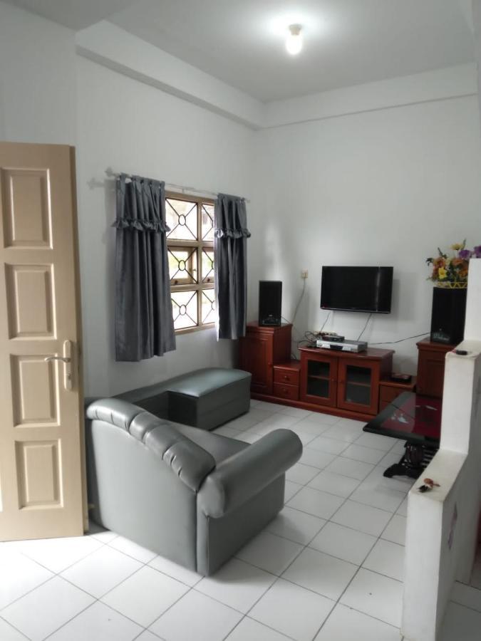 Villa Bukit Indah Berastagi Extérieur photo